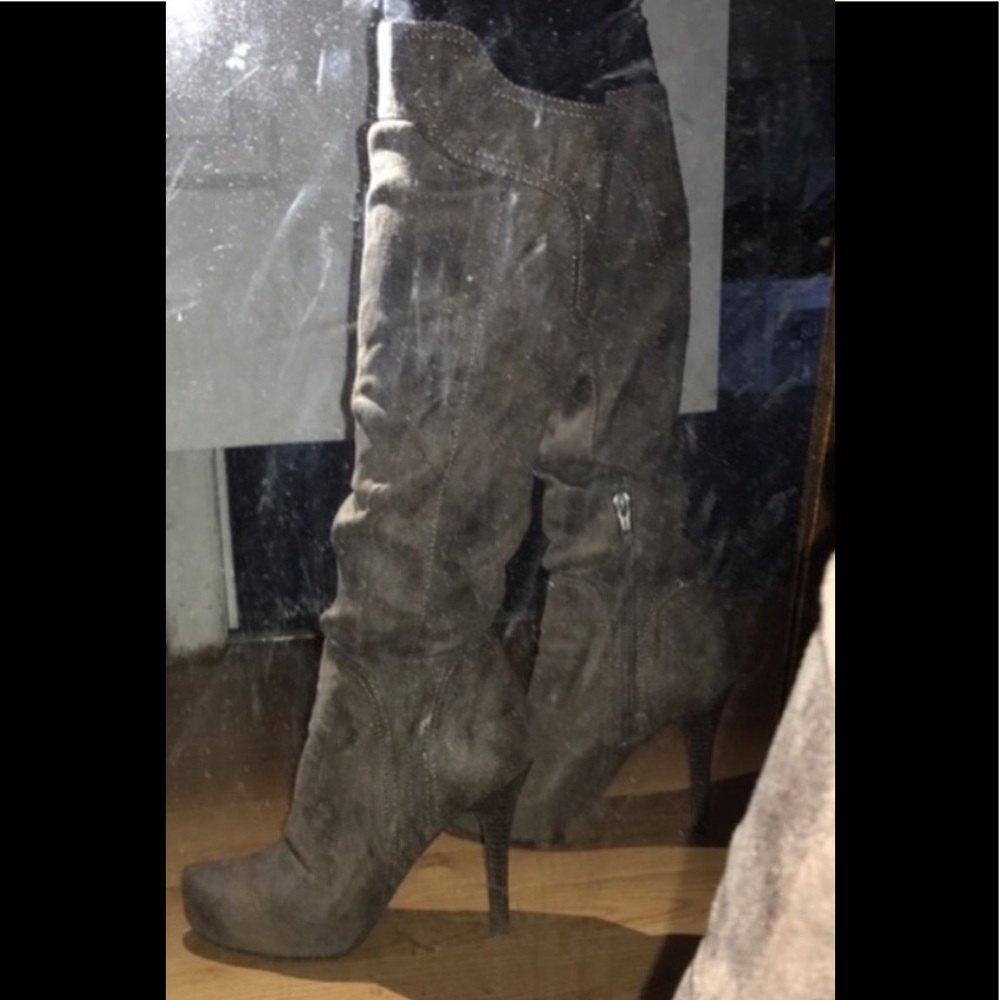 BCBG taupe platform slouch knee high heel boots 7.5 Stilletos